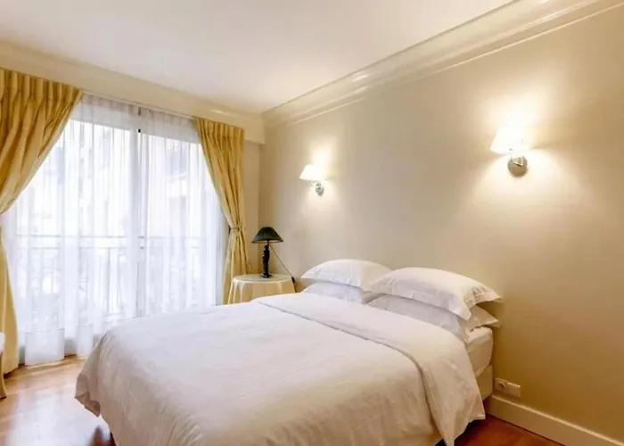 3br Marais Aubriot Appartement *